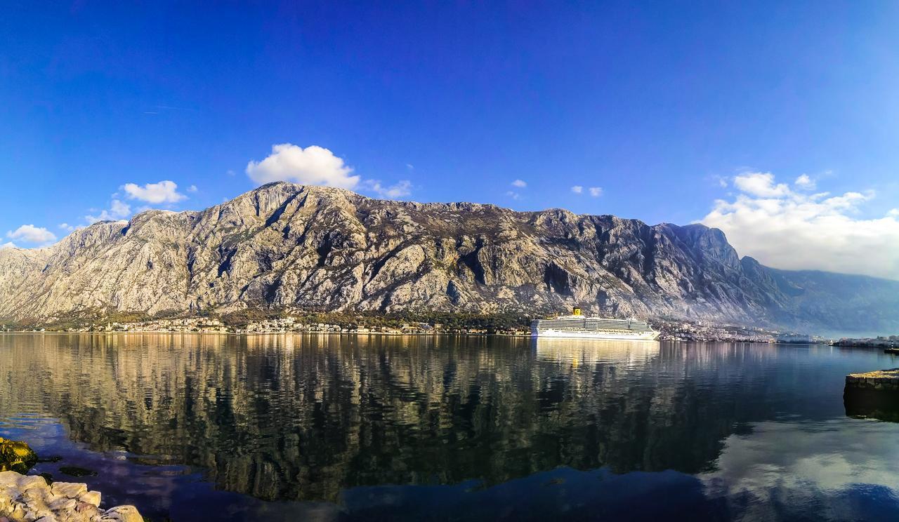 Lux Apartments Fabris Kotor Exteriör bild